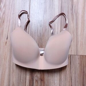 Pink wireless t-shirt bra in nude. Size 34DDD.  (B2)